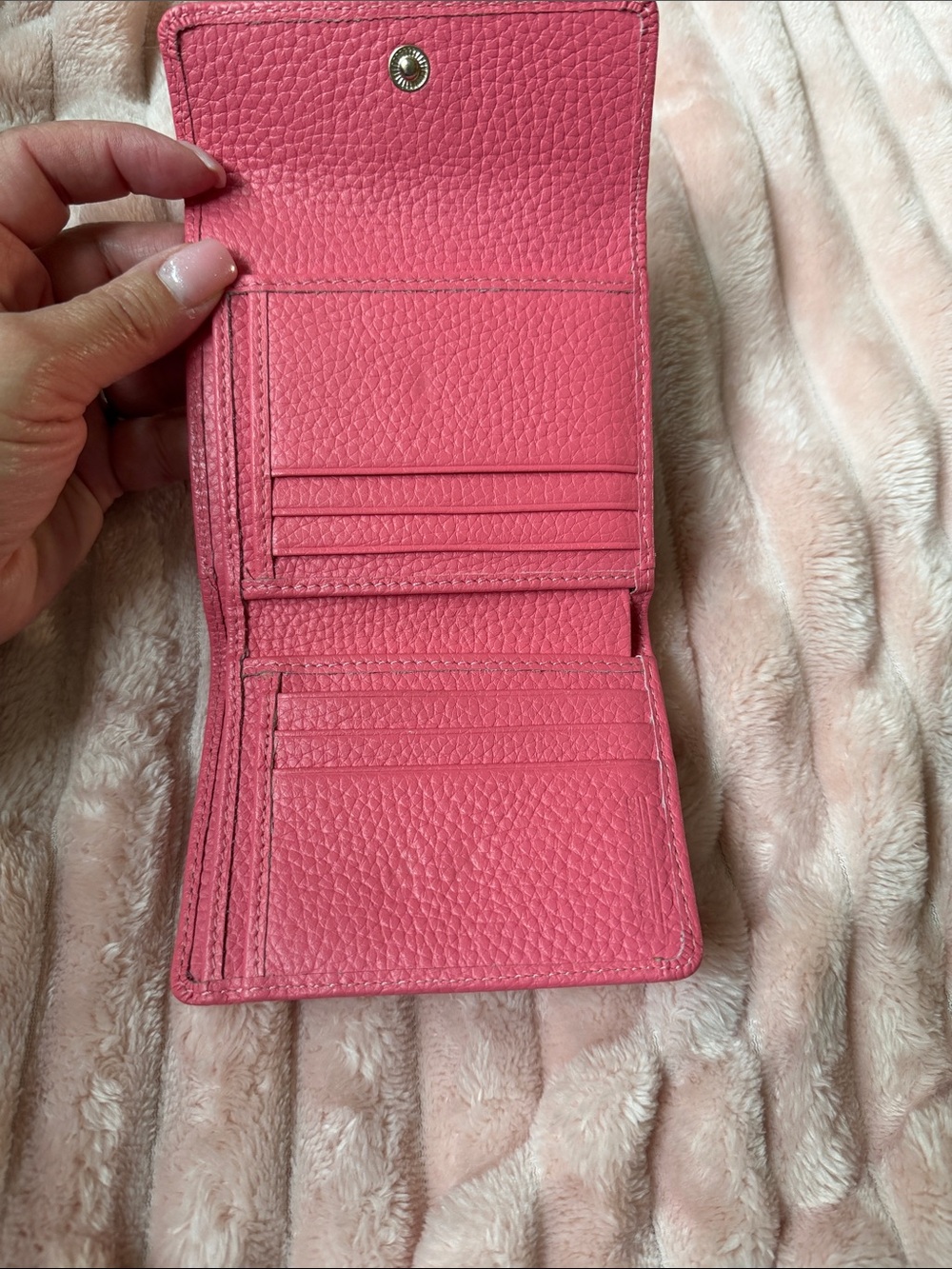 Dooney & Bourke Hot Pink Pebbled Leather Compact Wallet with Gold Plaque - Picture 3 of 6